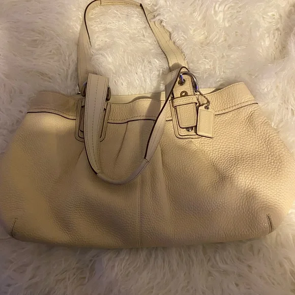 COACH A1072 F13733 Soho Cream Pebbled Leather Pleated Tote - Picture 5 of 11